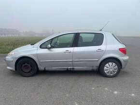 Peugeot 307 1,4 benzin + zimni kola - 2