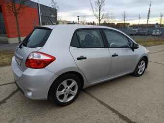 Toyota Auris 1.6 VVT-i AC 6 Kvalt 8/2011 - 2