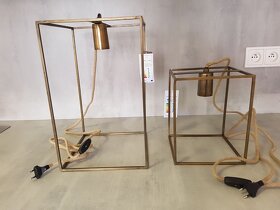 Nová stolní lampa Cube Athezza. - 2