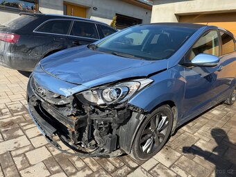 Hyundai i30 1.6 crdi 94 kw, 106 tis.km - 2