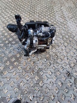 Motor 2,0 tdi 103kw BMM rok 09 kompletní - 2