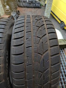 Prodám 2ks zánovní zimních pneu 205/50/15 Hankook Winter ice - 2