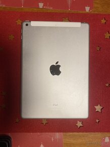 iPad 6 32GB White se SIM - Čtěte - 2