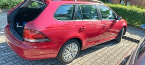 VW Golf Variant kombi 2010 1,4  59 kW červená barva - 2