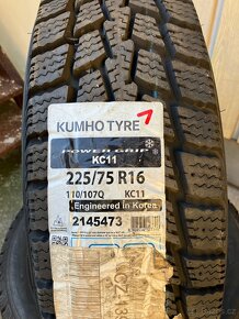 Kumho PowerGrip KC11 LT225/75 R16 110/107Q - 2