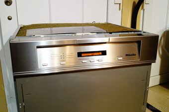 Nerezová vestavná myčka Miele G 5650SCi, tři koše - 2