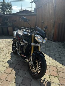 Triumph speed triple R - 2