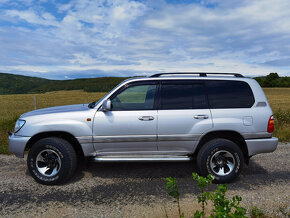 Toyota Land Cruiser 100 - 2