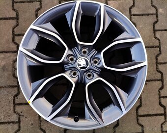 Nová originální sada disků Škoda Karoq 5x112 R19 Crater - 2