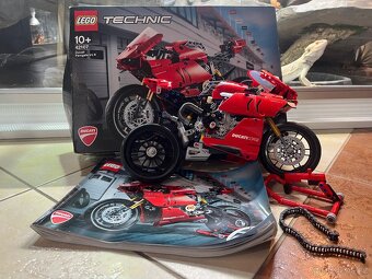 LEGO TECHNIC MOTORKA DUCATI - 2