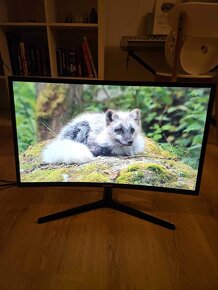 Zahnutý monitor 27" Samsung C27F396 - 2