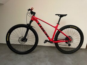 Trek X Caliber 8, Radioactive Red/Trek Black, 2021, vel. L - 2