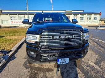 Dodge Ram 3500 Laramie - 2