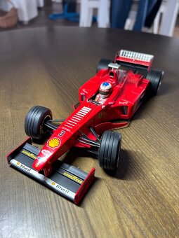 Ferrari F300 1:18 - 2