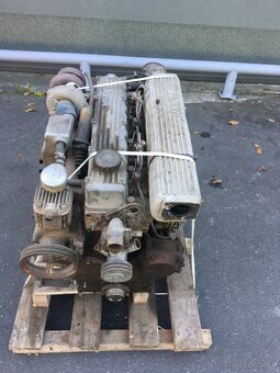 Motor z Avie A 80 - 2