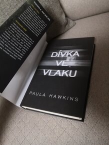 Dívka ve vlaku (Paula Hawkins) filmový přebal 2. vydání - 2