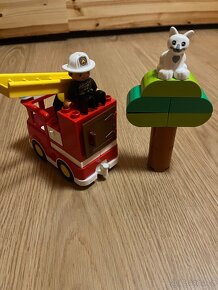 Lego duplo hasičské auto - 2