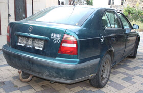 Škoda Octavia 1998 zelená, 1,6 benzín, náhradní díly - 2