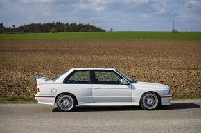 BMW E30 M3 - 2