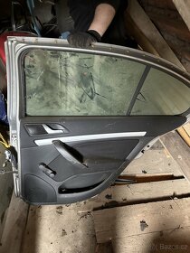 Škoda Octavia2 zadní pravé dveře - 2