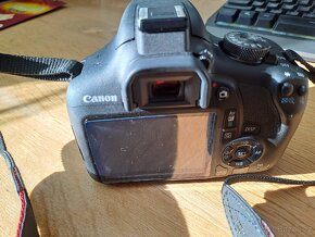 Prodám zrcadlovku Canon EOS 2000D a příslušenstvím - 2