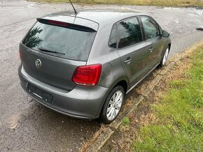 VW Polo 2010 1,6tdi 66kw DSG klima,výhřev sedaček - 2