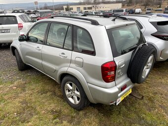 Toyota Rav4 2.0D 85 kw, 4x4, 2005, 161 000 km, 2x sada kol - 2