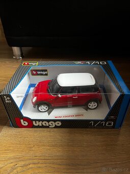 Model Mini Cooper (2001) 1:18 - 2