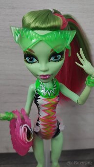 Monster High Venus Mcflytrap Swim Class - 2