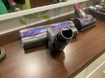 Dyson V12 Nový nepoužitý, kartáčový nástavec. - 2