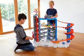 Hot Wheels super ultimátní mega garáž - 2