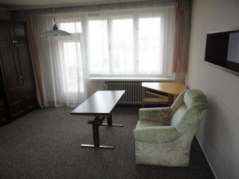 Pronájem 1+1 ulice Příční, centrum, 39 m2, balkon - 2