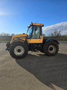 Traktor JCB Fastrac 3185 - 2