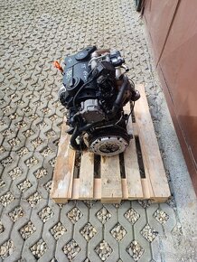 Motor 1,9 tdi 75kw typ BRS transporter T5 - 2