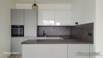 Pronájem atelieru 3+kk, 78 m s balkónem a garáží  Praha 10,  - 2