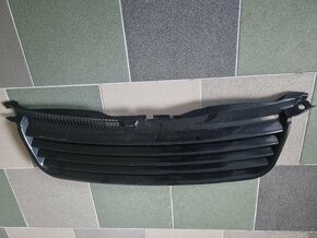 Vw passat b5.5  grill maska - 2