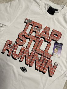 Syna World Trap Still Runnin Tee - 2