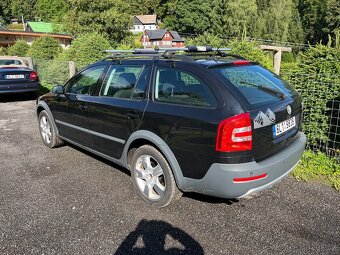 Škoda OCTAVIA Scout 2,0 FSI 4x4 - 2