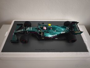 F1 Aston Martin AMR21 Vettel Spark 1:18 horší krabice - 2