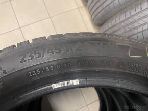 Zimní pneu Continental 235/45 R20 100V - 2