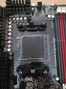 Nefunkční 990fx am3+ Asus crosshair V formula(ne Z( - 2