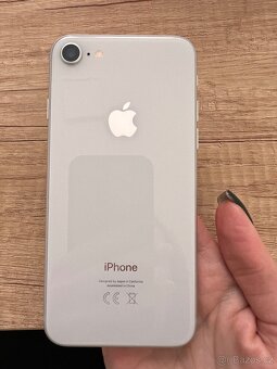 iPhone 8 64 GB - 2