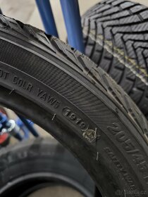 Zimní pneu kumho 205/45 R17 84V - 2