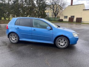 Volkswagen Golf 5 1.6 fsi - 2