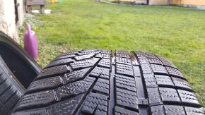 Prodám zimní pneu 225/45 R18 - 2