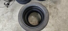 Pneu 235/45 R17 - 2