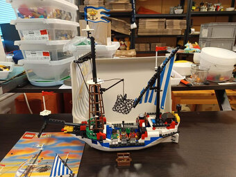 LEGO Pirates 6280 Armada Flagship - 2