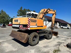 Liebherr A900 - 2