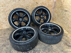 ALU KOLA AVERSUS WHEELS 5X130 ET45 22x10JJ, LETNÍ 295/30ZR22 - 2