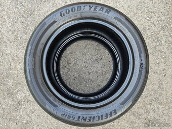 2 Letní pneumatiky Good Year EfficientGrip Perf. 215/55 R17 - 2